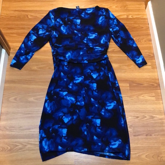 Dress - Picture 3 of 4